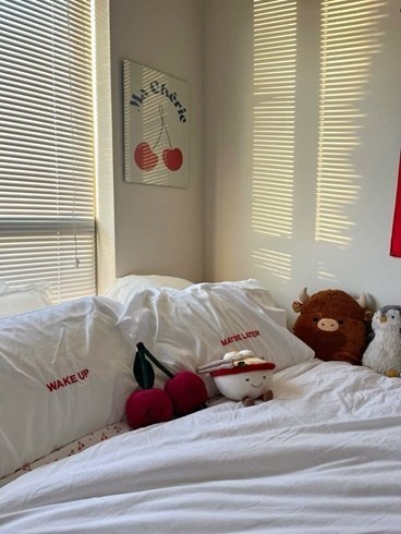 10 Ideas for a Cute Cherry Bedroom Vibe