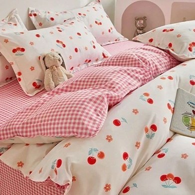 Cherry-Themed Bedding for a Cozy Feel