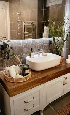 10 Bathroom Counter Decor Ideas You Can Totally Recreate