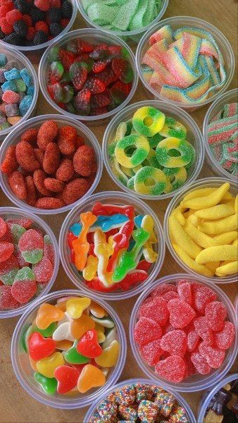 graduation candy table ideas, graduation cookies, graduation Candy ideas, candy buffet ideas for grad parties