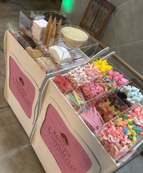 graduation candy table ideas, graduation cookies, graduation Candy ideas, candy buffet ideas for grad parties