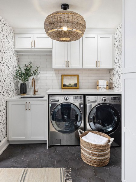 Modern Farmhouse Laundry Room