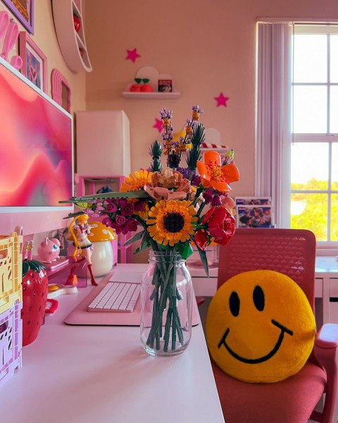 Girly Apartment Decor
